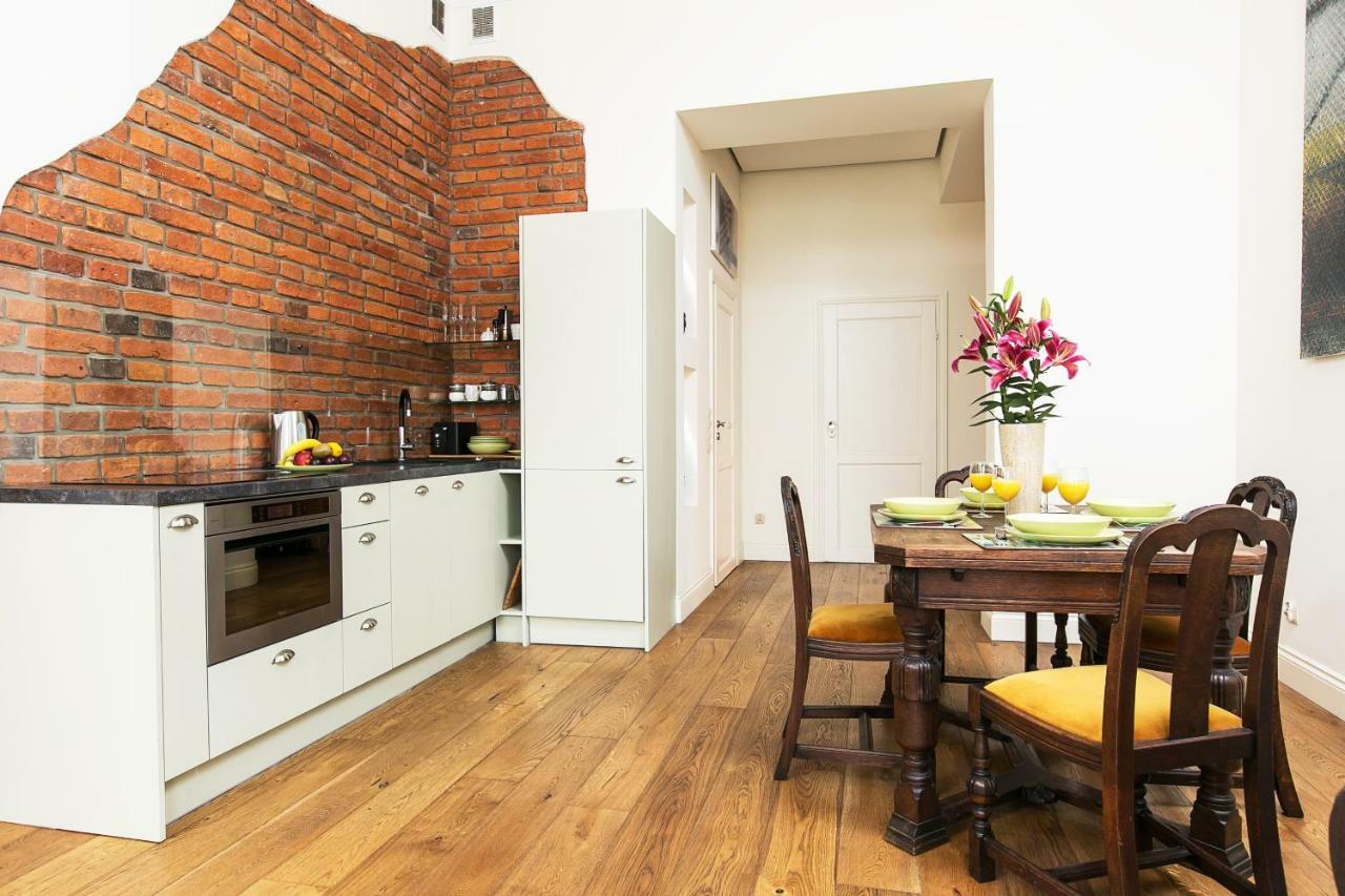Old Town Brigue Apartment By Otium Краков Экстерьер фото