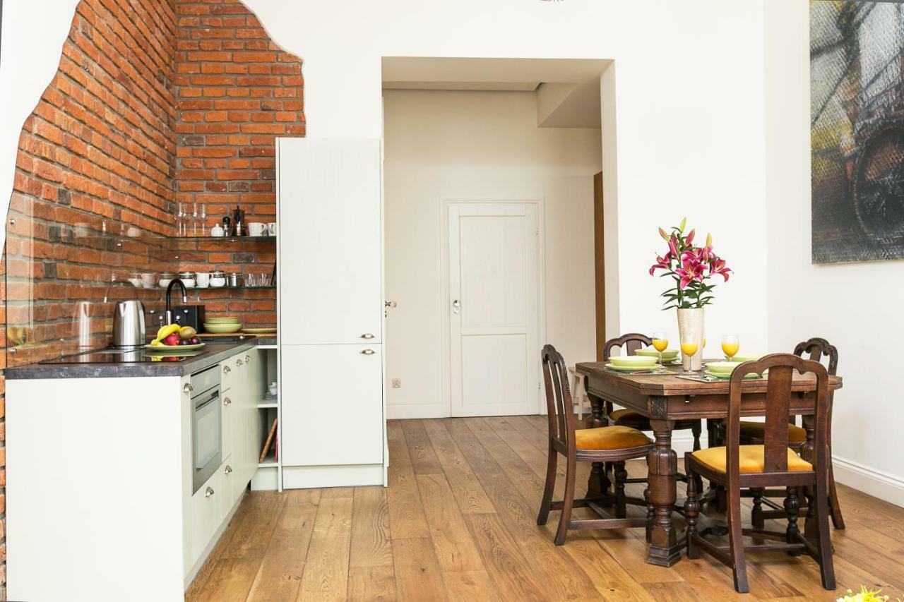 Old Town Brigue Apartment By Otium Краков Экстерьер фото